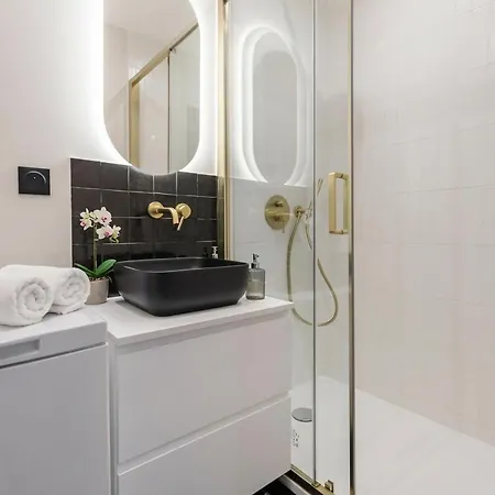 Poeticstay - Saint Lazare Parigi