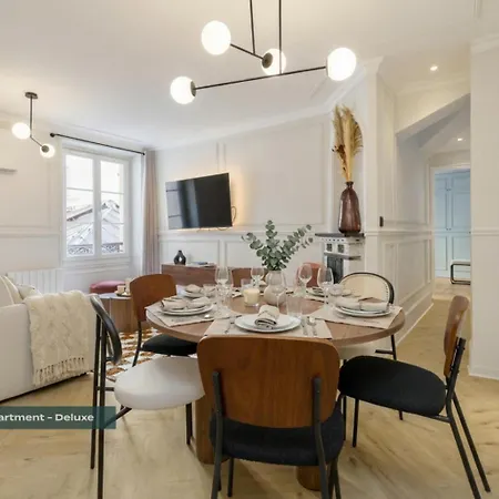 Poeticstay - Saint Lazare Apartment Paris