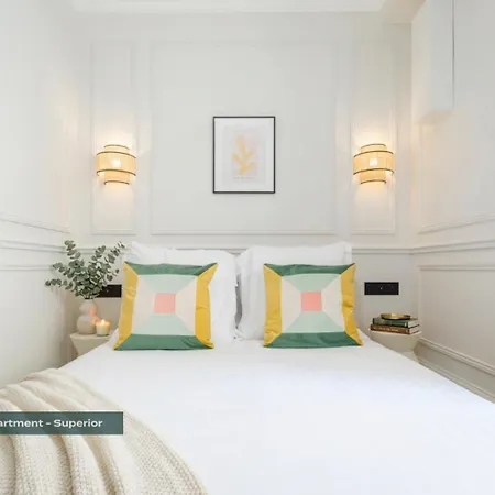 Poeticstay - Saint Lazare Apartment