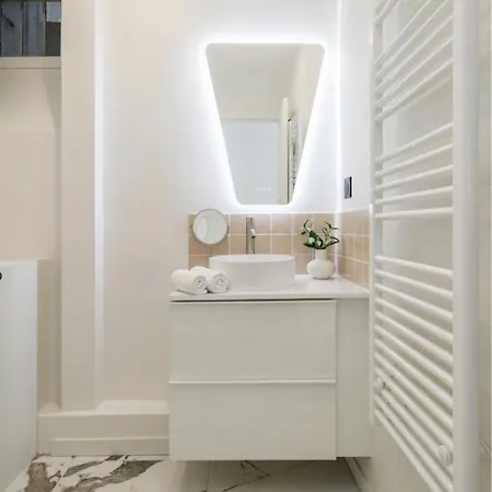 Apartment Poeticstay - Saint Lazare Paris